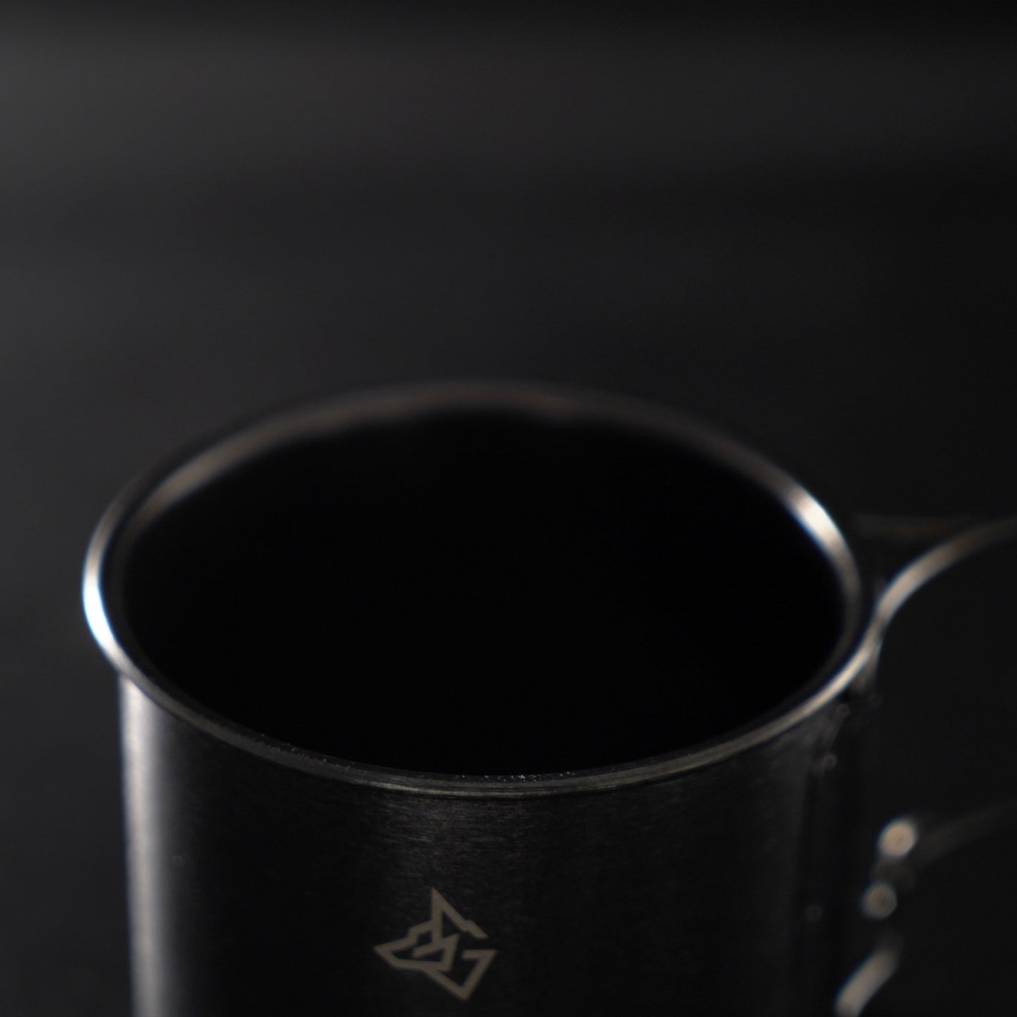 BLACK TITANIUM MUG