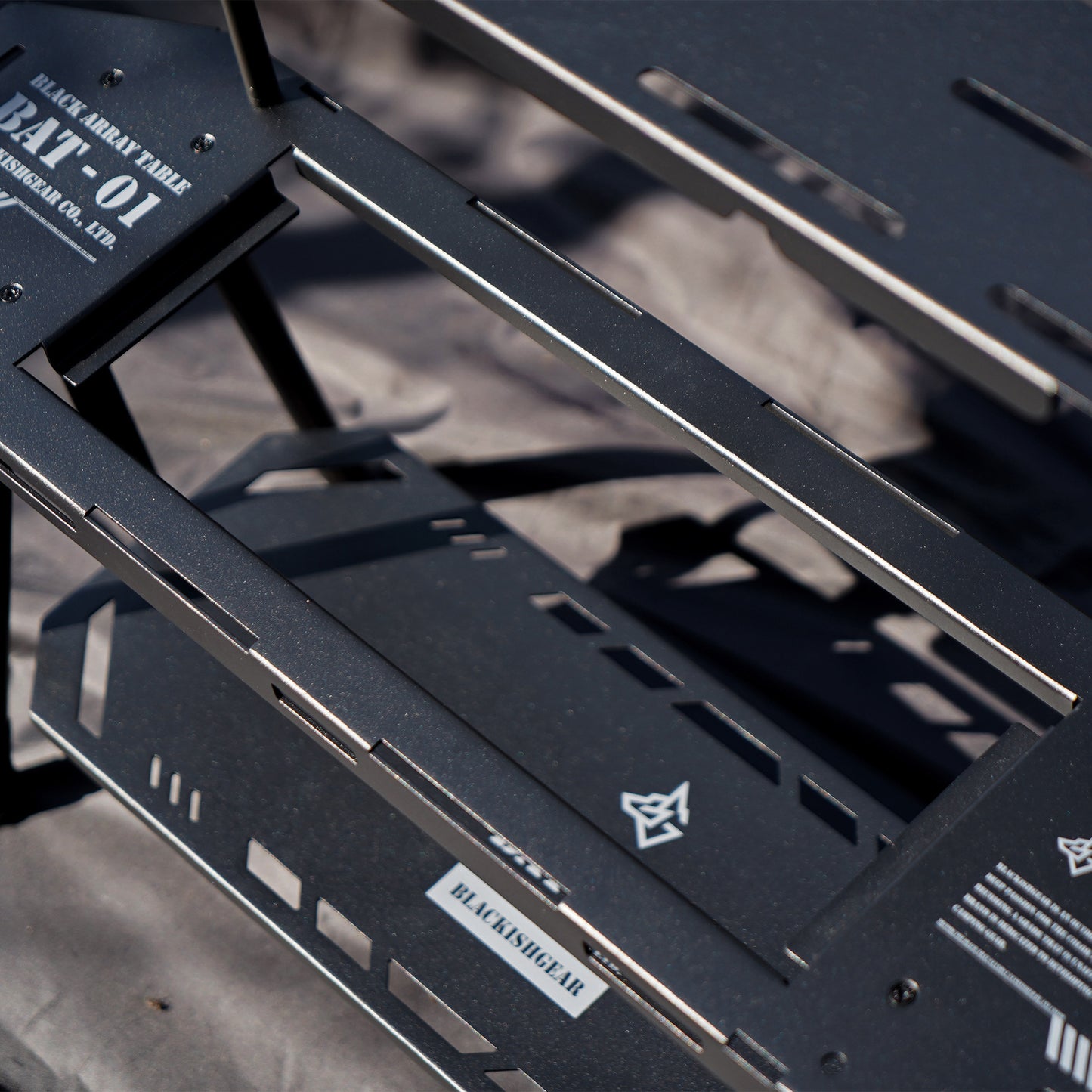 BLACK ARRAY TABLE (ブラックアレイテーブル)