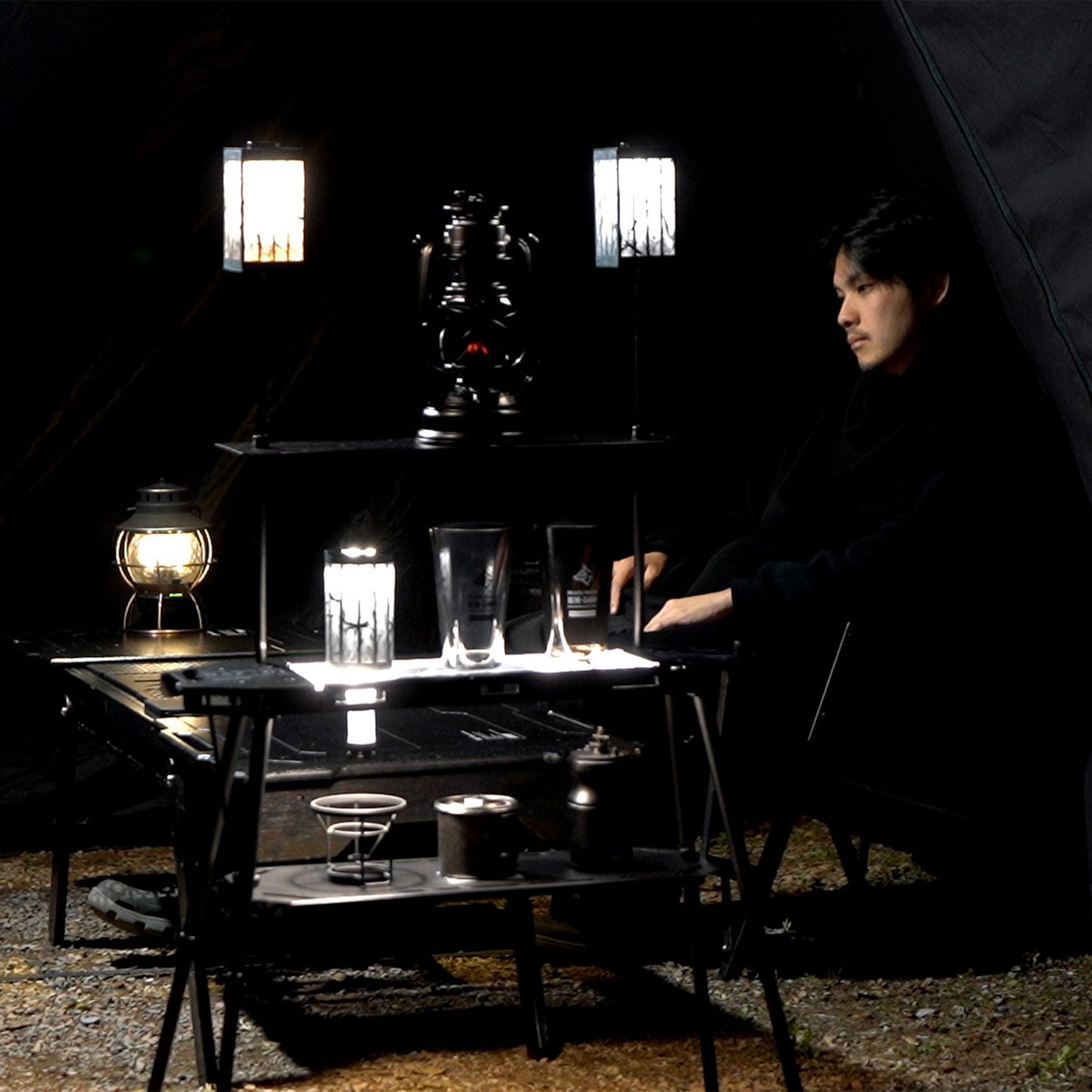 BLACK ARRAY TABLE (ブラックアレイテーブル)